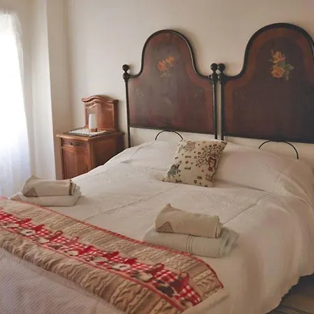Casa Rocca בית הארחה