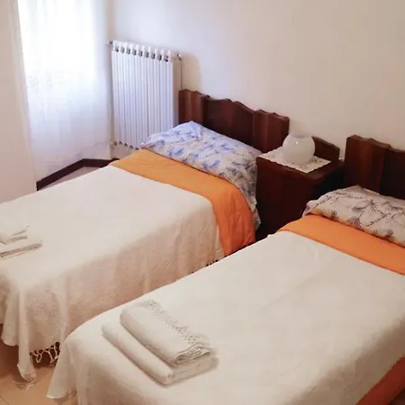 בית הארחה Casa Rocca *